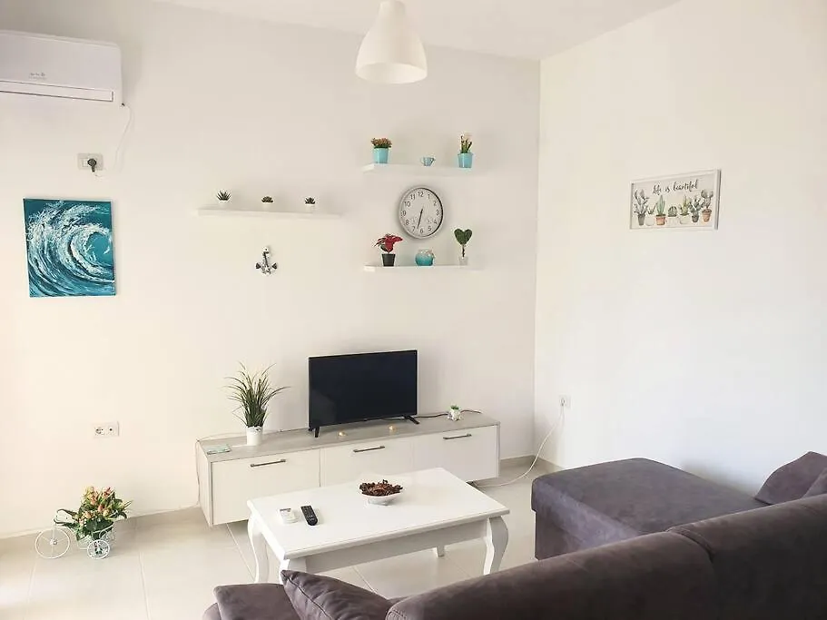 Ares 2 / Summer Apartment Close To The Beach Sarandë