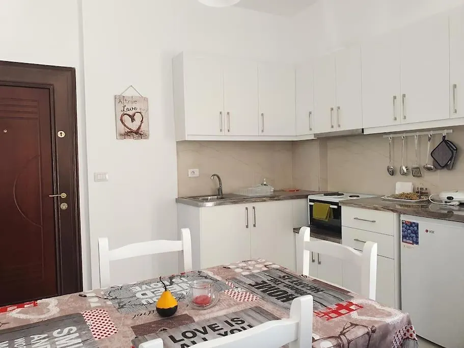Ares 2 / Summer Apartment Close To The Beach Sarandë