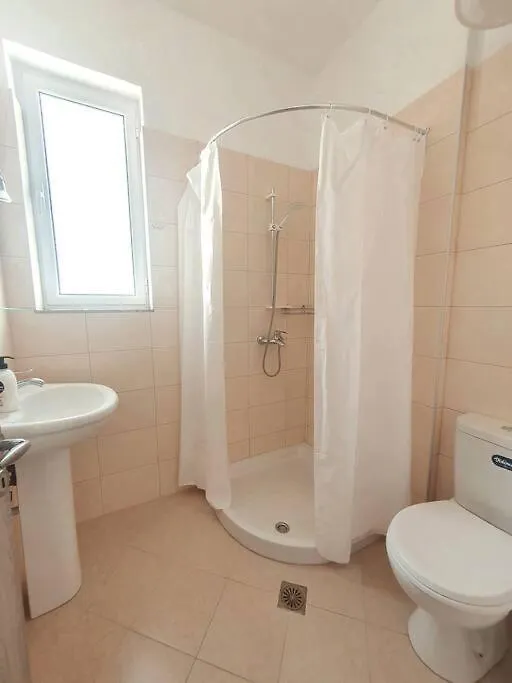Ares 2 / Summer Apartment Close To The Beach Sarandë