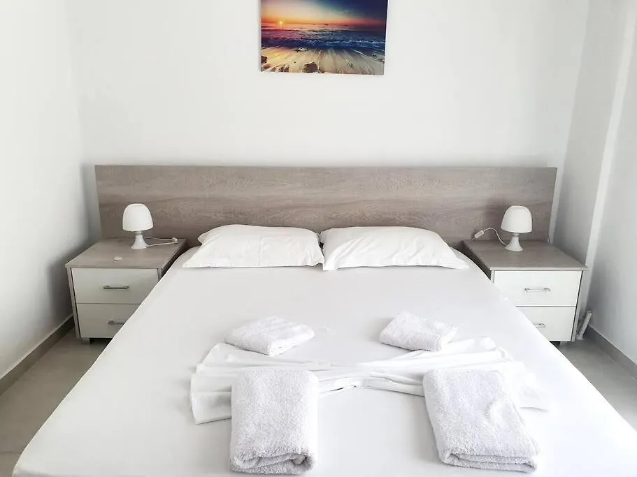 Ares 2 / Summer Apartment Close To The Beach Sarandë 0*,